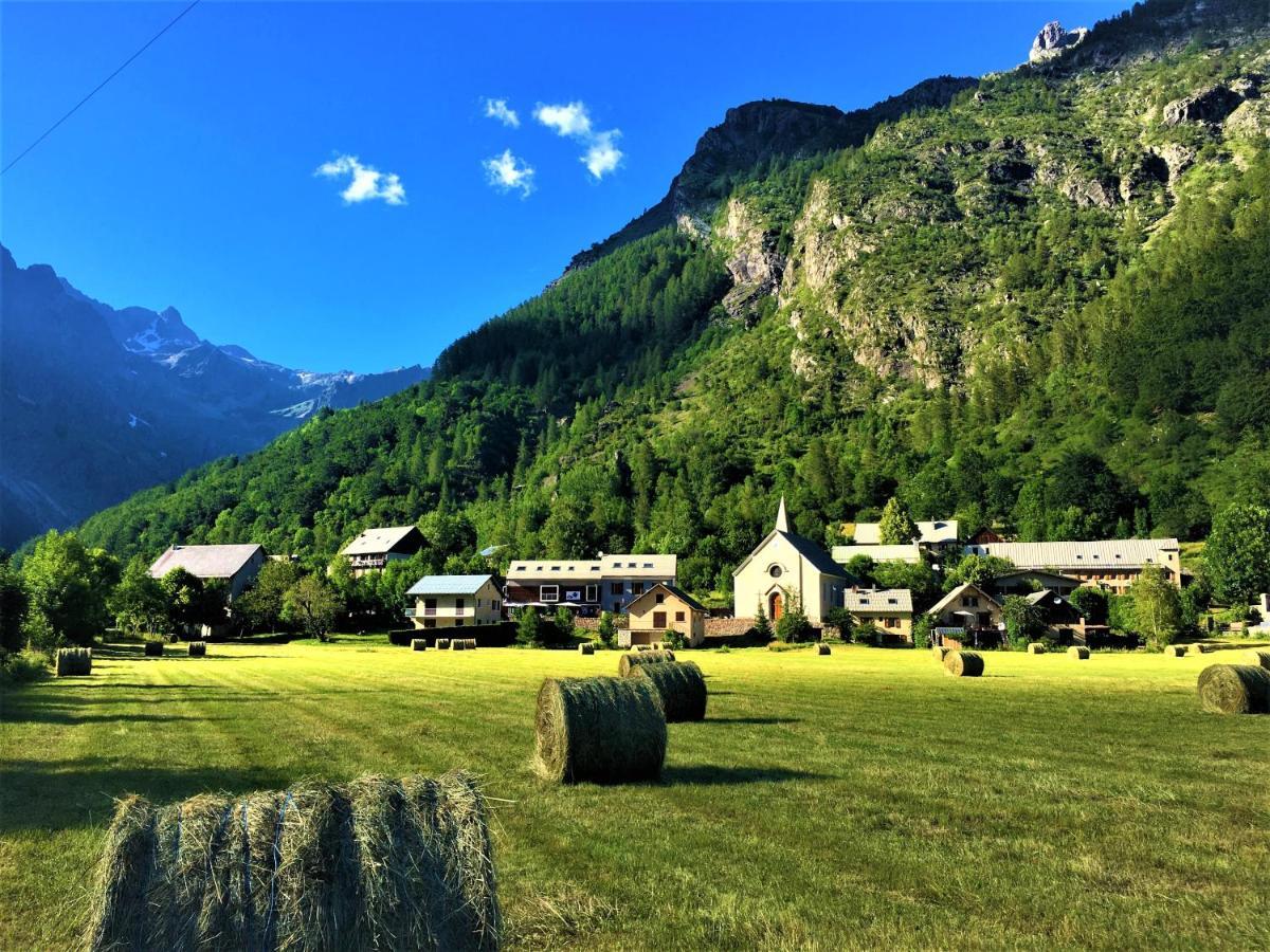 Auberge Des Ecrins Champoléon エクステリア 写真